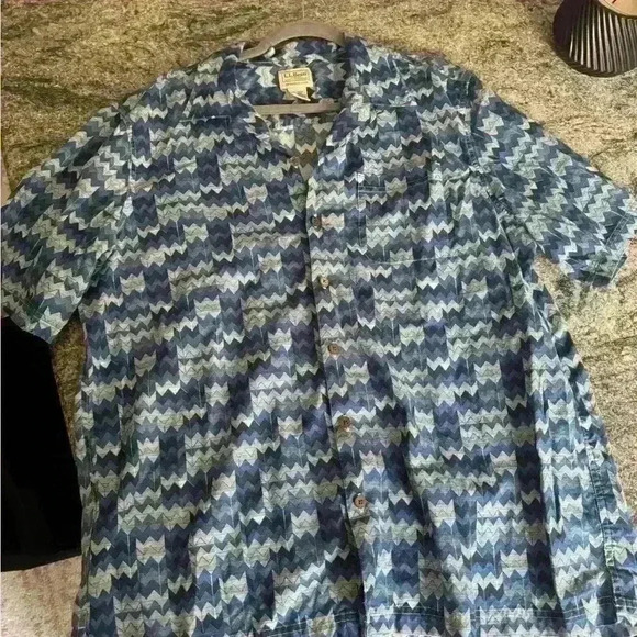 L.L. Bean Men’s Geometric Zig Zag Print Short Sleeve Top - Picture 2 of 7
